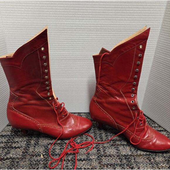 VTG Custom Red Leather Lace & Hook Tall Boots Kitten Heel Unique Sz 10 - Picture 4 of 8